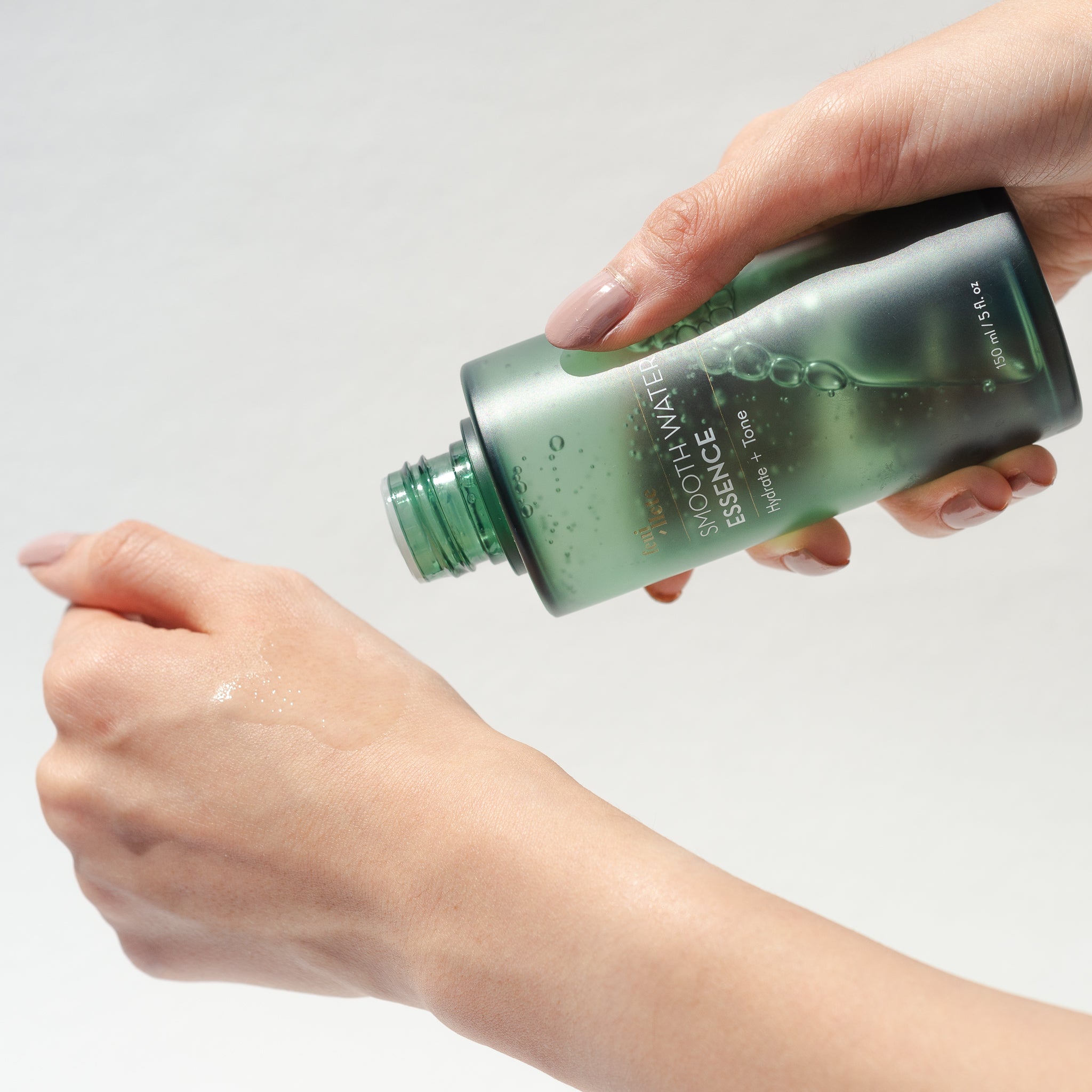 Smooth Water Essence - Feuillete Skincare