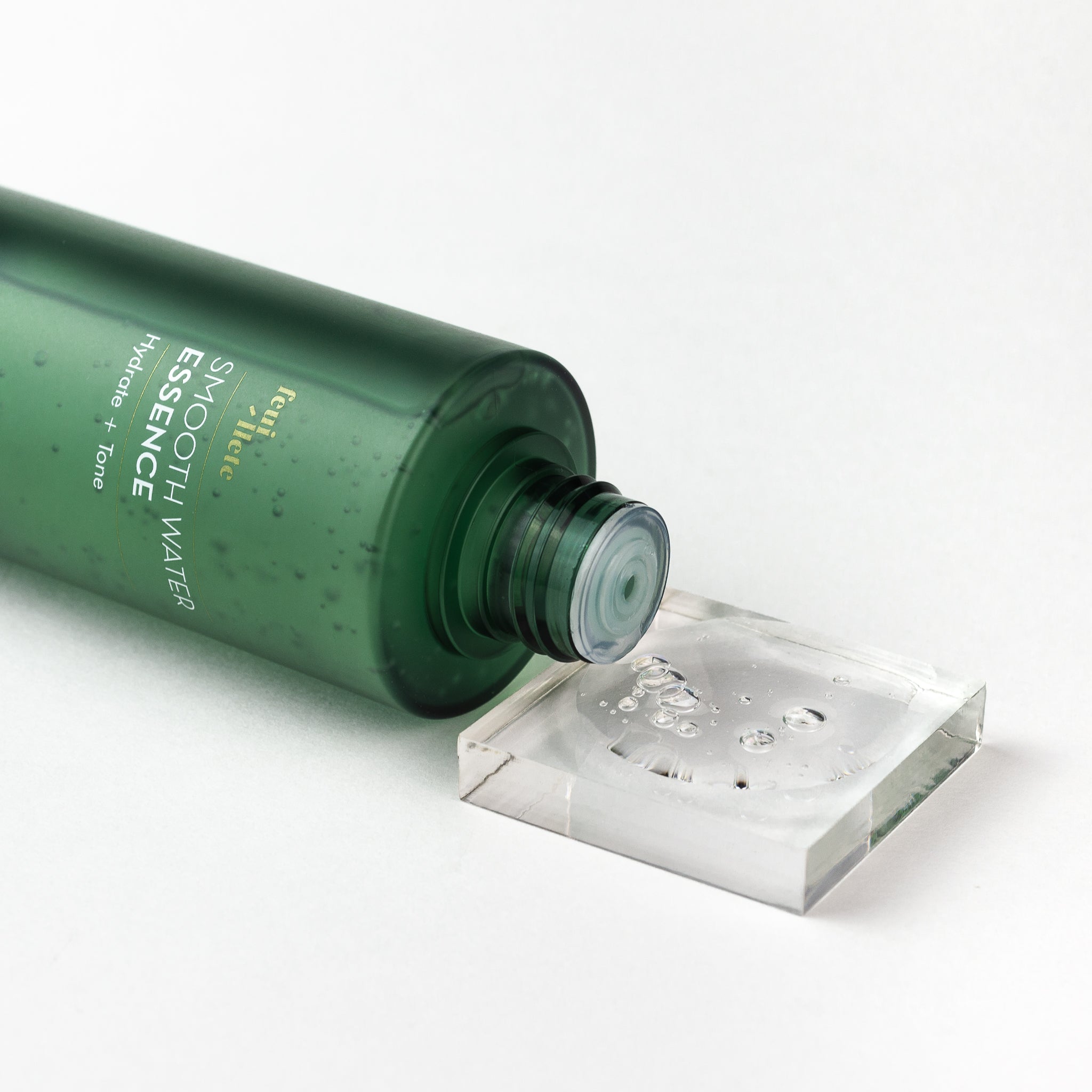 Smooth Water Essence - Feuillete Skincare